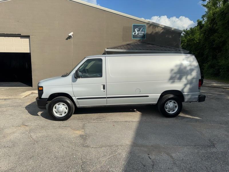 Ford Econoline E-250 2008