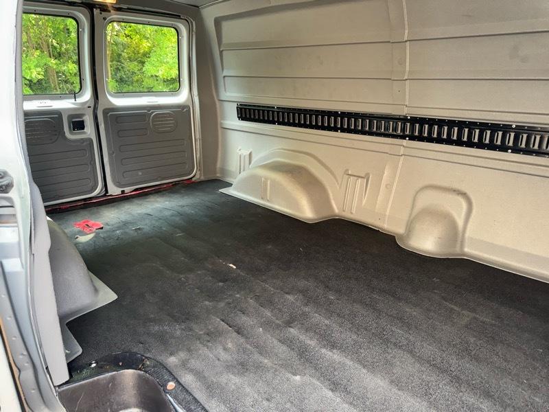 Ford Econoline E-250 2008