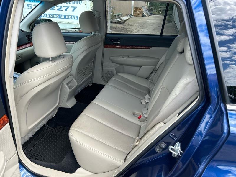 Subaru Outback 2.5i Limited 2011