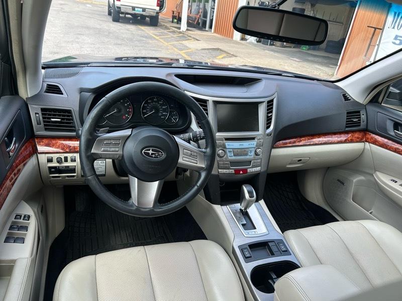 Subaru Outback 2.5i Limited 2011