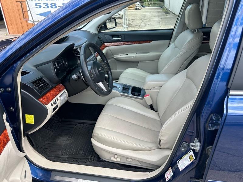 Subaru Outback 2.5i Limited 2011