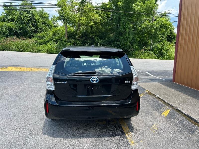 Toyota Prius V Two 2013
