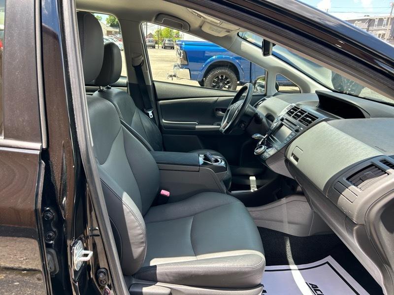 Toyota Prius V Two 2013