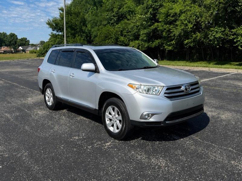 Toyota Highlander Base 4WD 2012