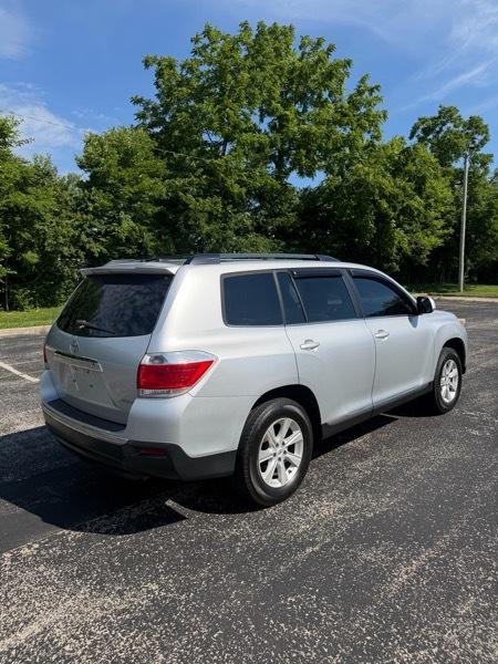 Toyota Highlander Base 4WD 2012