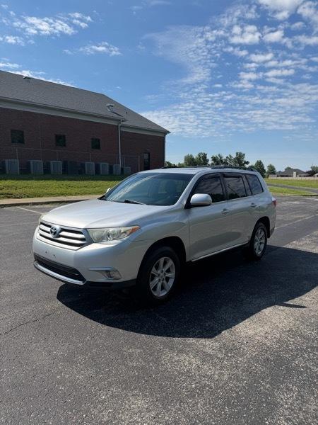 Toyota Highlander Base 4WD 2012
