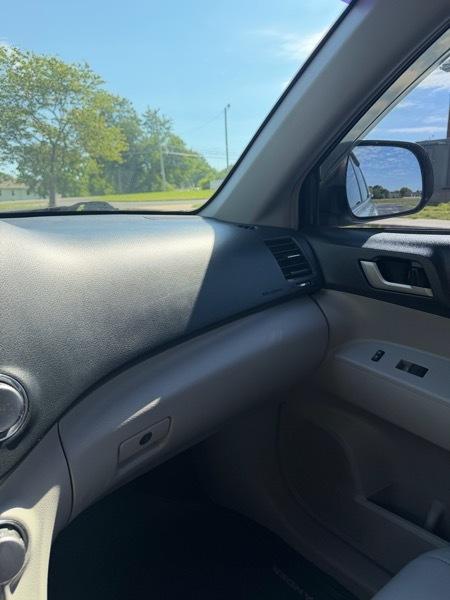 Toyota Highlander Base 4WD 2012