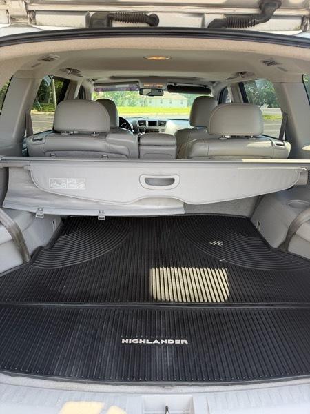 Toyota Highlander Base 4WD 2012
