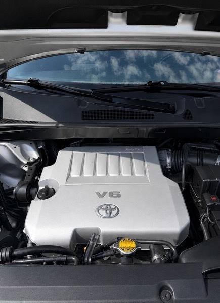 Toyota Highlander Base 4WD 2012