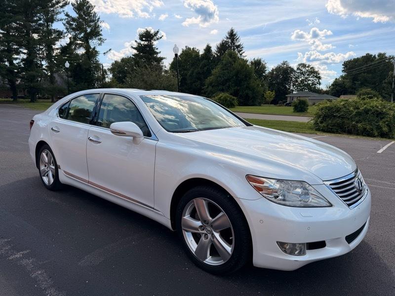Lexus LS 460 Luxury Sedan 2010