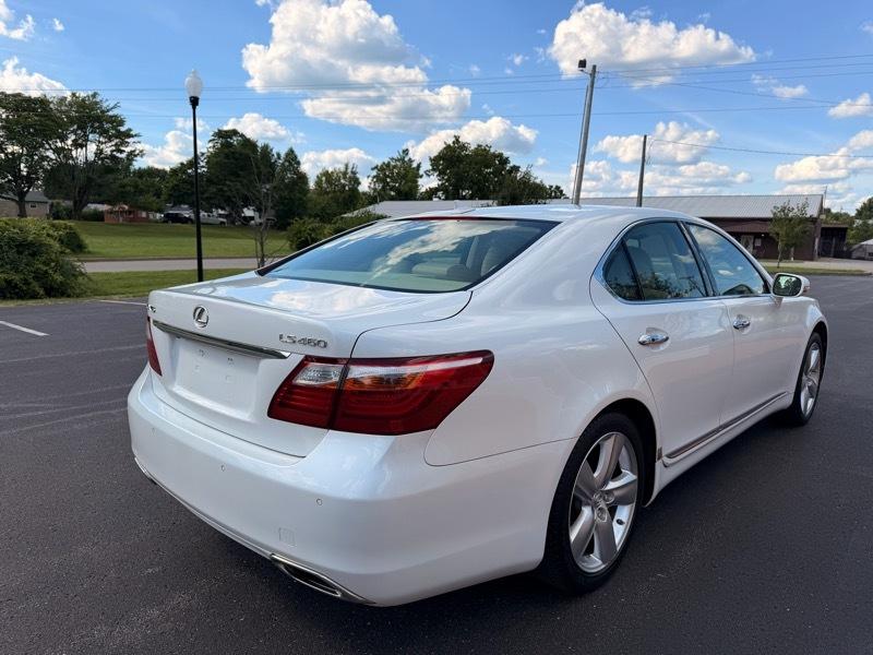 Lexus LS 460 Luxury Sedan 2010