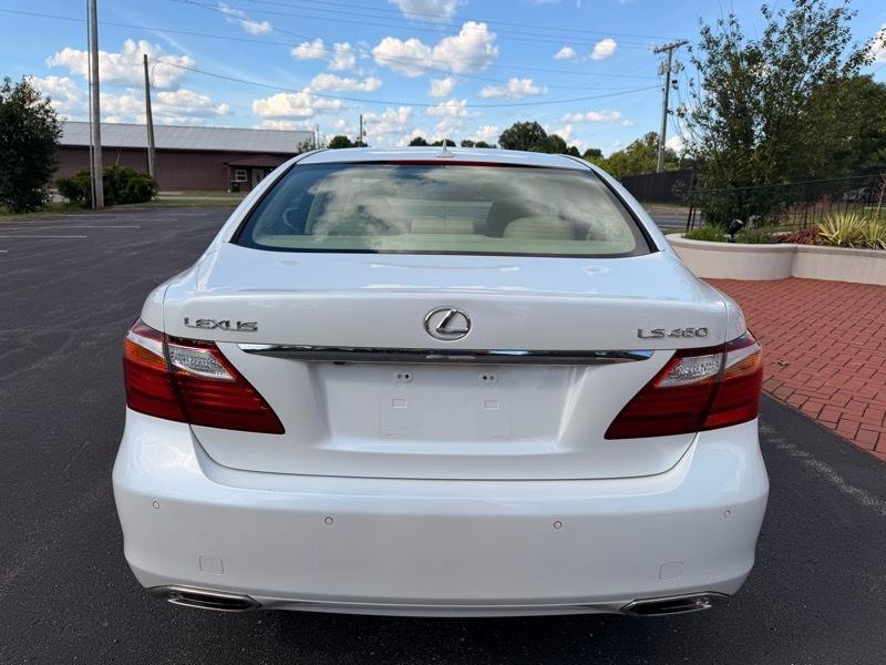 Lexus LS 460 Luxury Sedan 2010