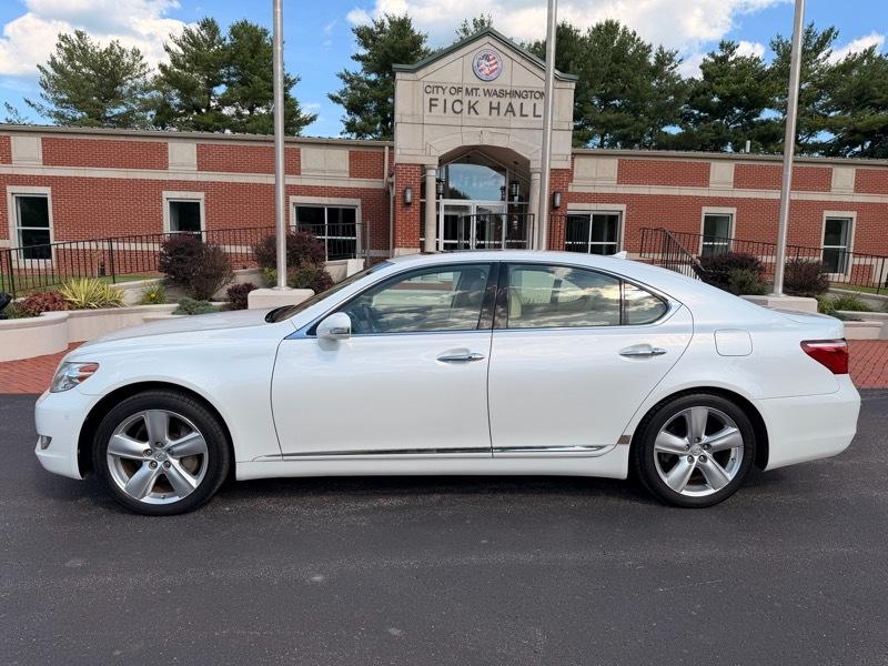 Lexus LS 460 Luxury Sedan 2010