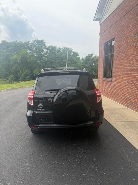 Toyota RAV4 Limited V6 2WD 2012