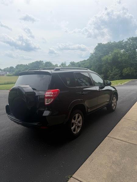 Toyota RAV4 Limited V6 2WD 2012