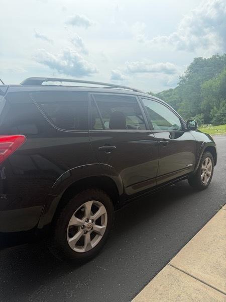 Toyota RAV4 Limited V6 2WD 2012