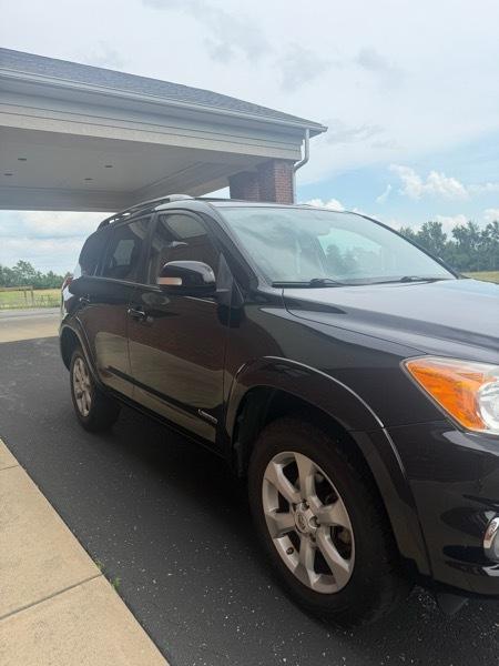 Toyota RAV4 Limited V6 2WD 2012