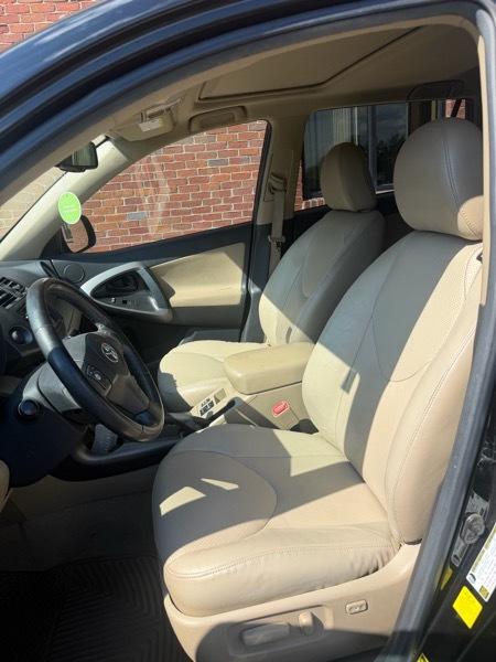 Toyota RAV4 Limited V6 2WD 2012