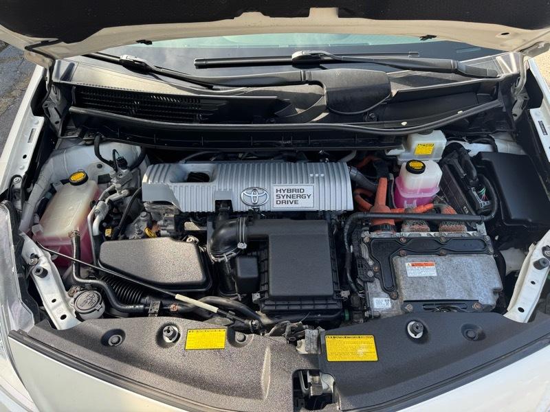 Toyota Prius V Two 2012