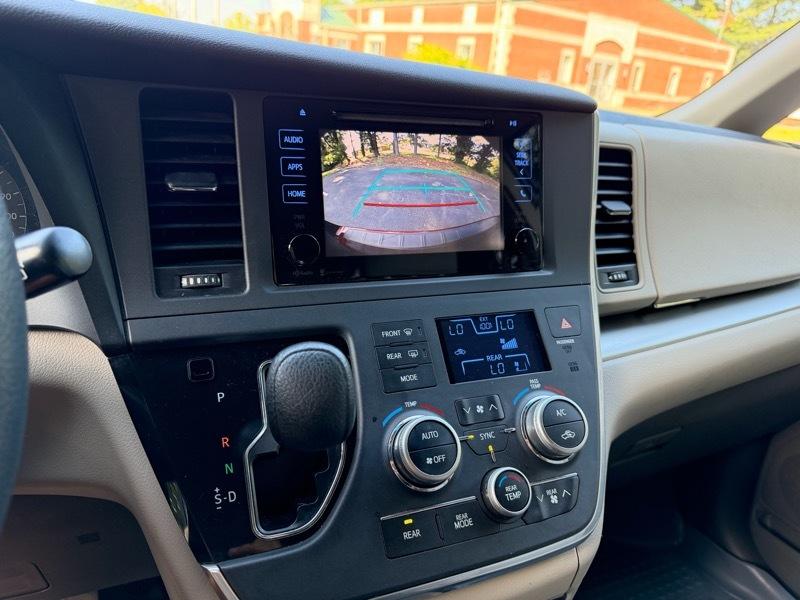Toyota Sienna  2015