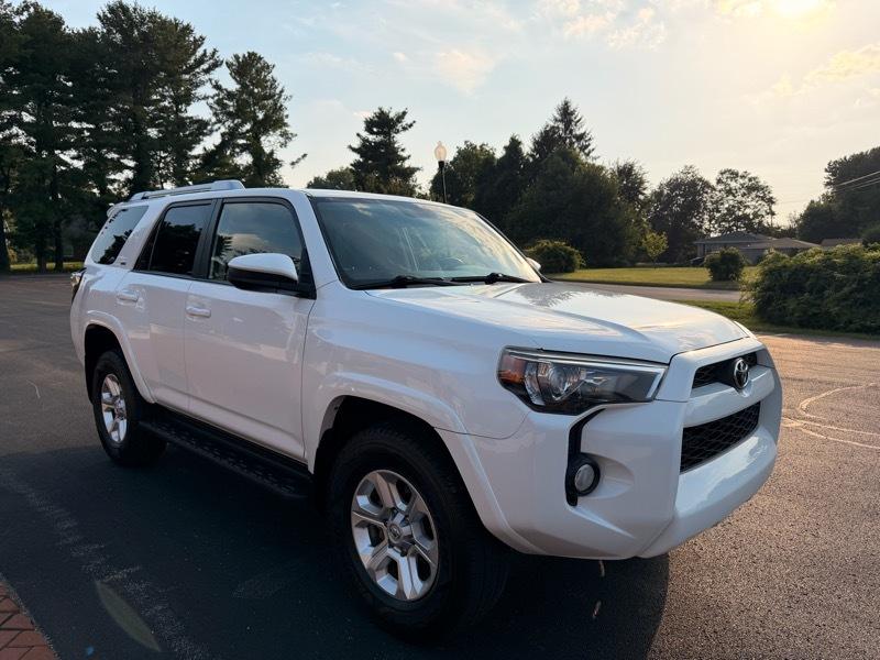 Toyota 4Runner SR5 4WD 2015