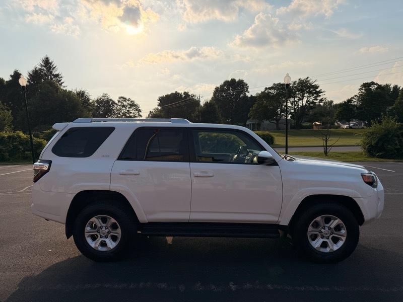 Toyota 4Runner SR5 4WD 2015