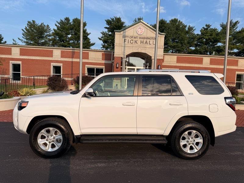 Toyota 4Runner SR5 4WD 2015
