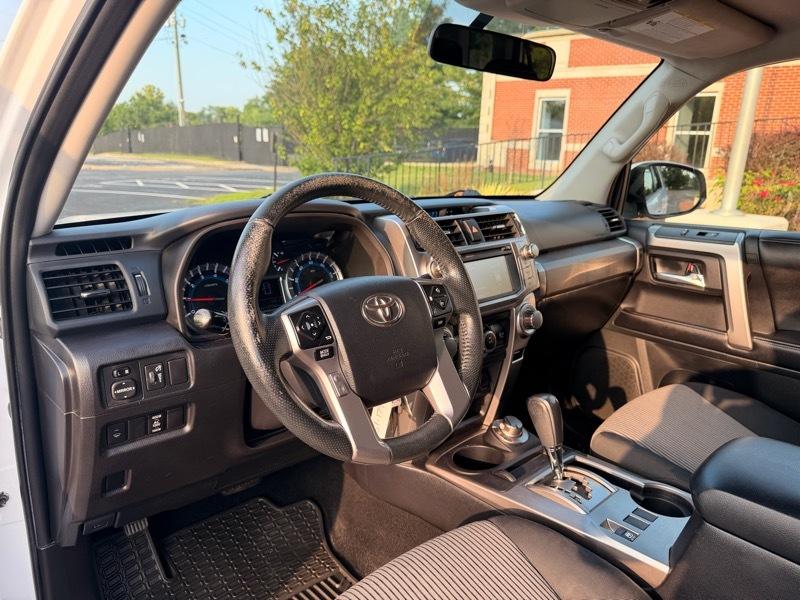 Toyota 4Runner SR5 4WD 2015