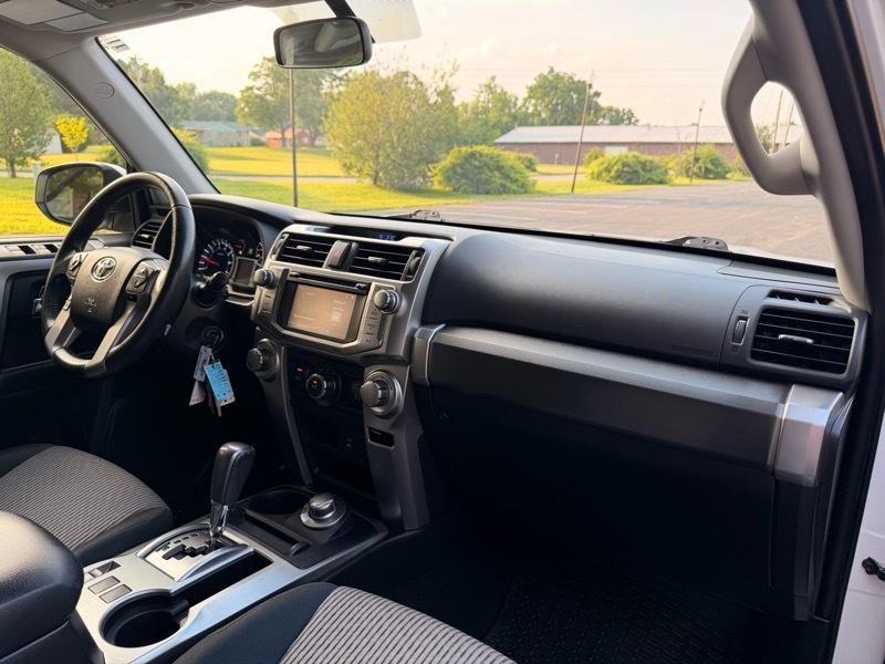 Toyota 4Runner SR5 4WD 2015