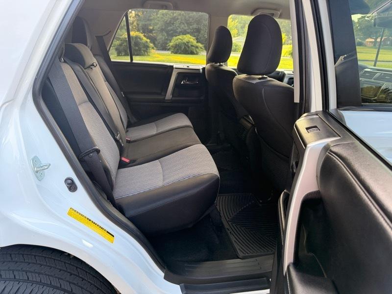Toyota 4Runner SR5 4WD 2015