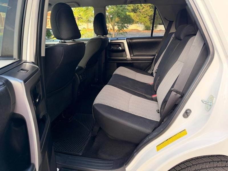 Toyota 4Runner SR5 4WD 2015