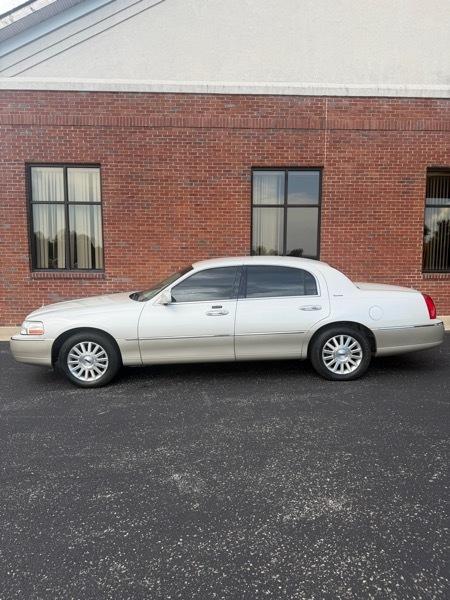Lincoln Town Car Signature 2004