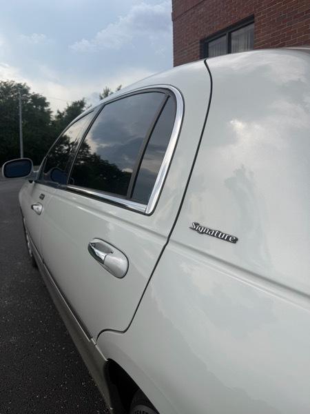 Lincoln Town Car Signature 2004