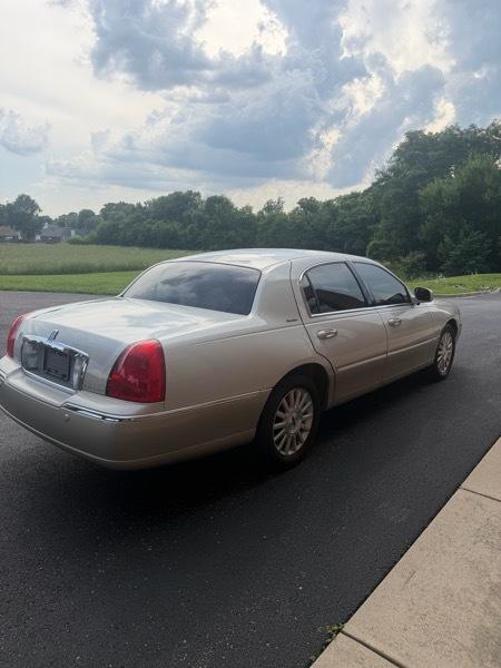 Lincoln Town Car Signature 2004
