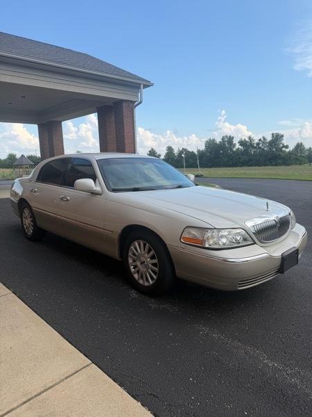 Lincoln Town Car Signature 2004