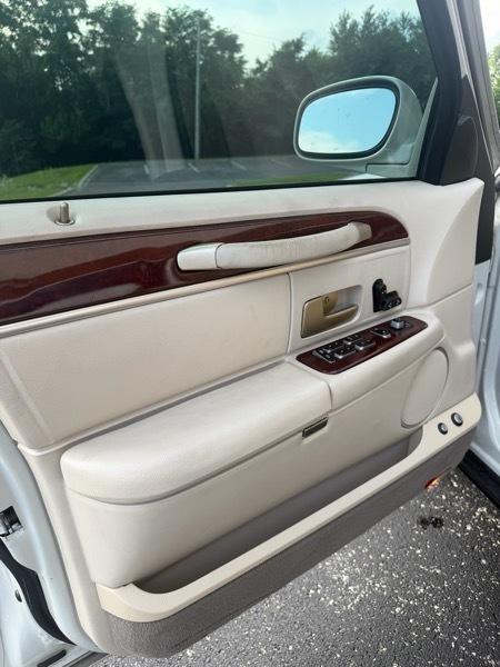 Lincoln Town Car Signature 2004