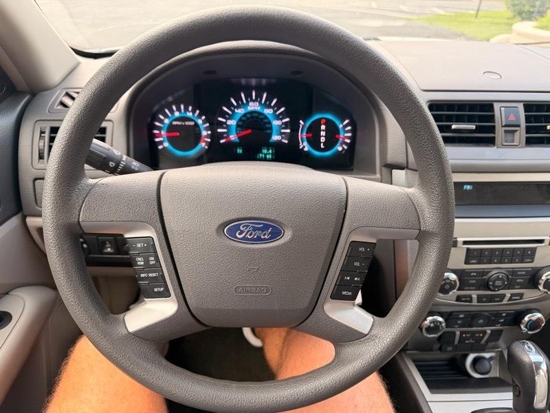 Ford Fusion SE 2012