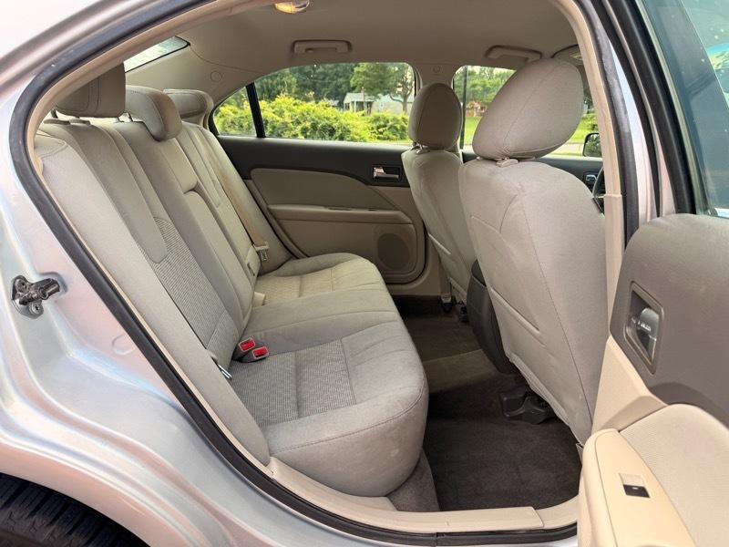 Ford Fusion SE 2012