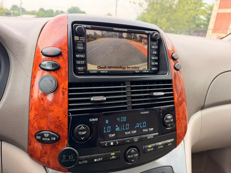 Toyota Sienna XLE FWD 2010
