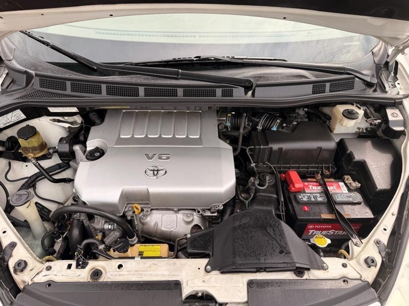 Toyota Sienna XLE FWD 2010