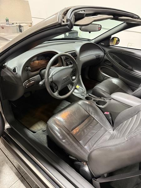Ford Mustang GT Deluxe Convertible 2002