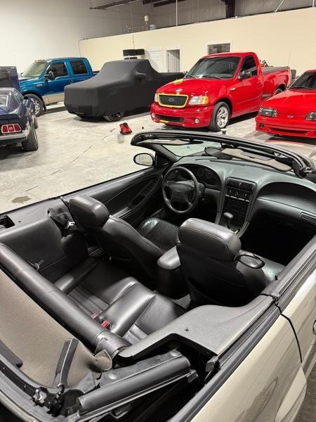 Ford Mustang GT Deluxe Convertible 2002