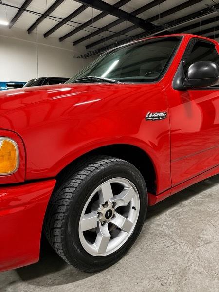Ford F-150 SVT Lightning 1999