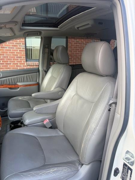 Toyota Sienna XLE FWD 2009
