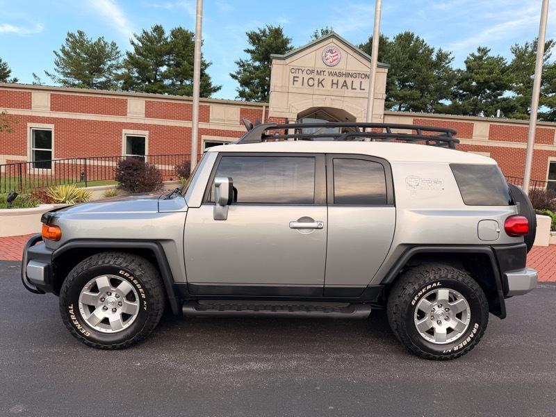 Toyota FJ Cruiser 4WD AT 2010