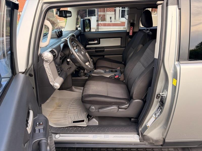 Toyota FJ Cruiser 4WD AT 2010