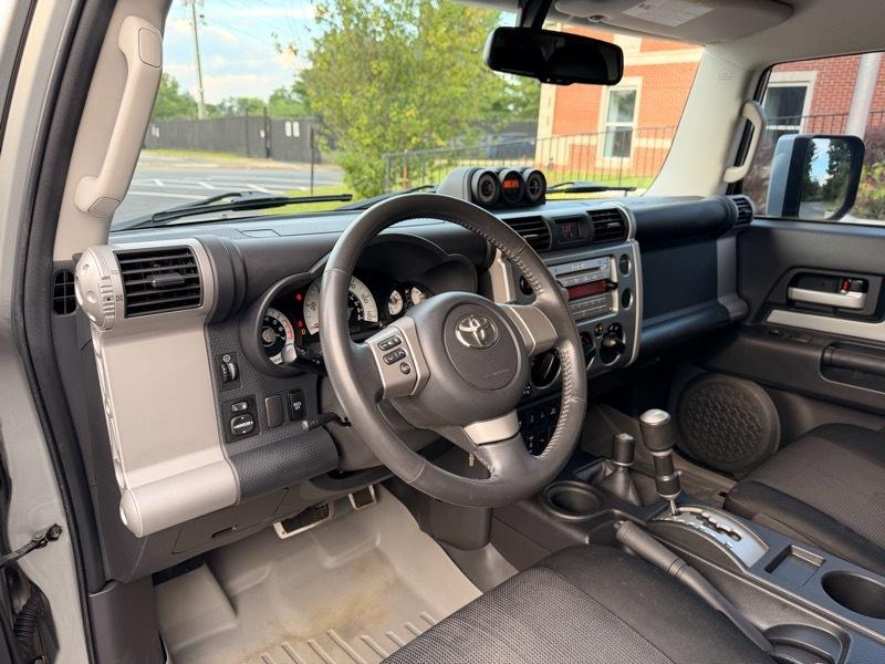 Toyota FJ Cruiser 4WD AT 2010