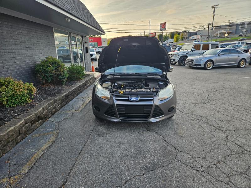 Ford Focus SE Hatch 2013