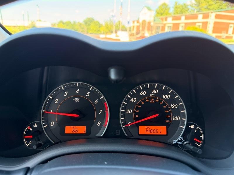 Toyota Corolla Base 5-Speed MT 2010