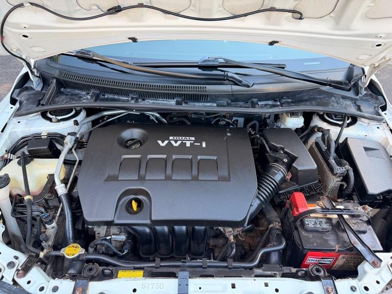 Toyota Corolla Base 5-Speed MT 2010